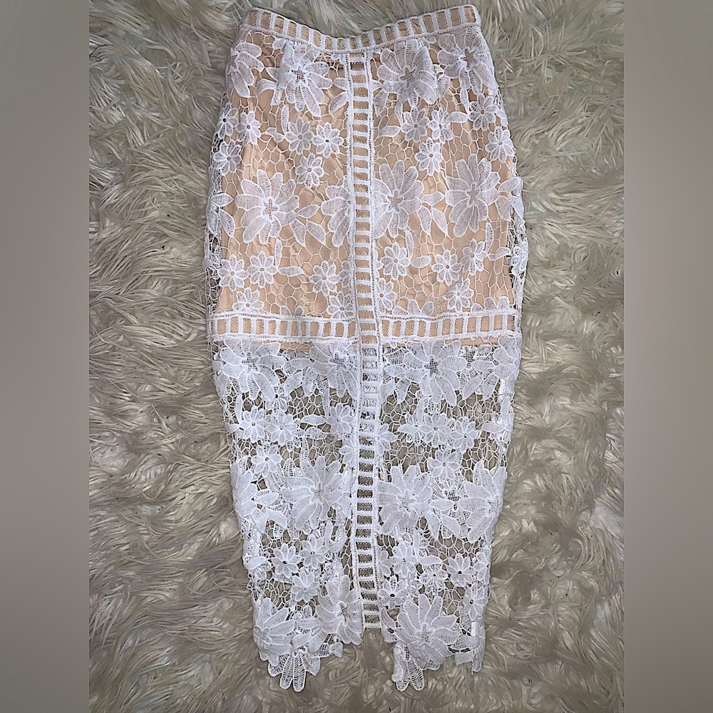 PrettyLittleThing White Lace Flower Embroidered Pencil Skirt